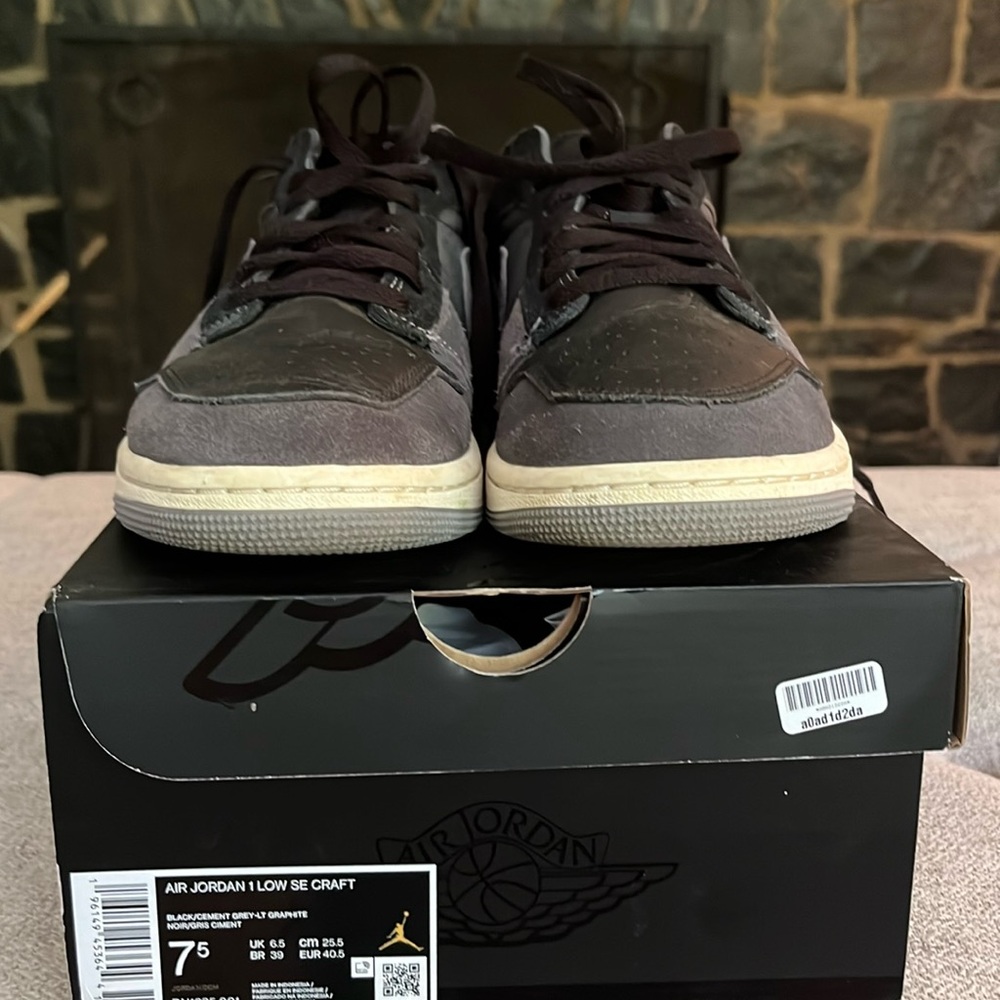 Jordan 1 low inside out size 7.5